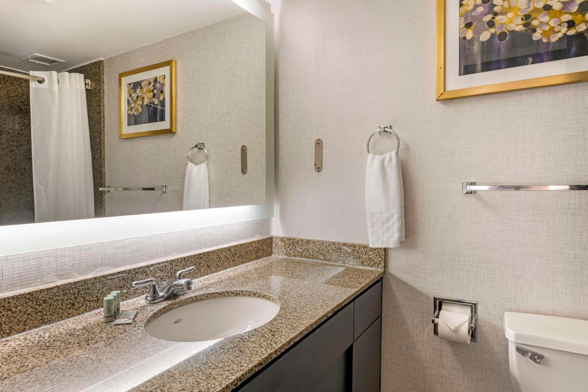Brooklyn Center Hotel & Conference Center エクステリア 写真