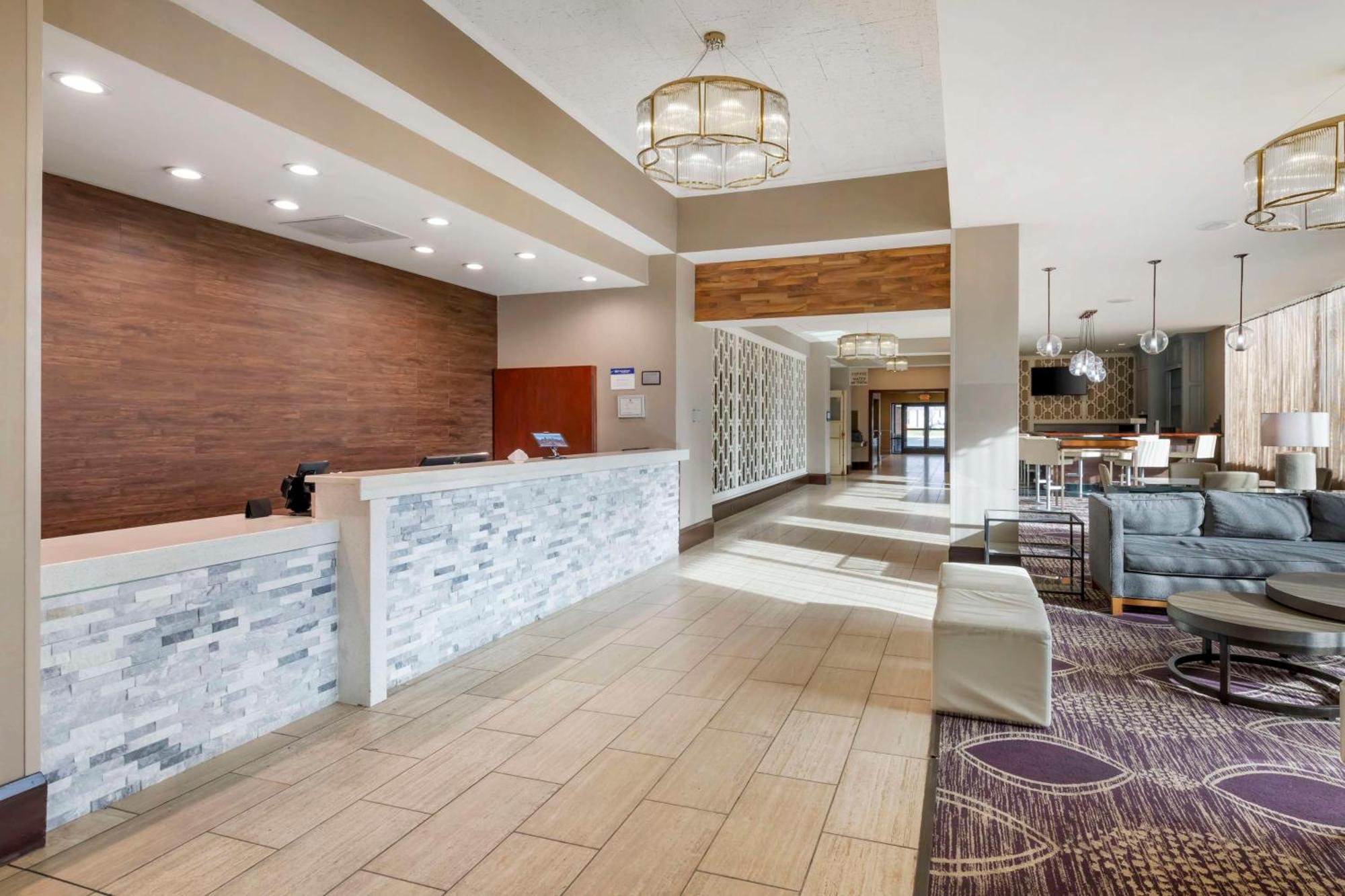Brooklyn Center Hotel & Conference Center エクステリア 写真